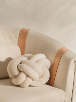 Knot Cushion
