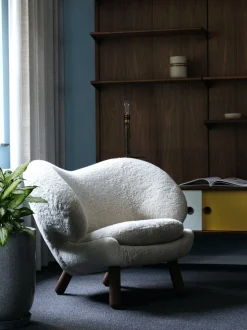 Pelican Chair - Sheepskin